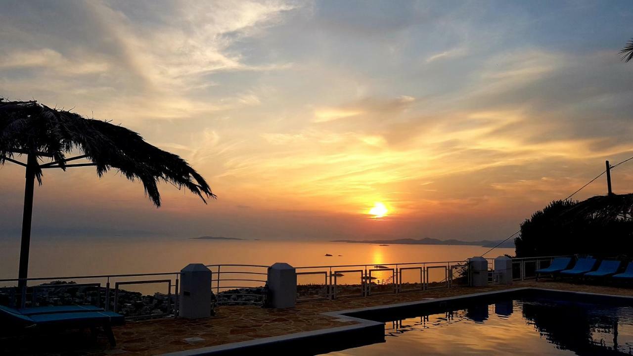 Infinity Blue Suite Saronida Ngoại thất bức ảnh